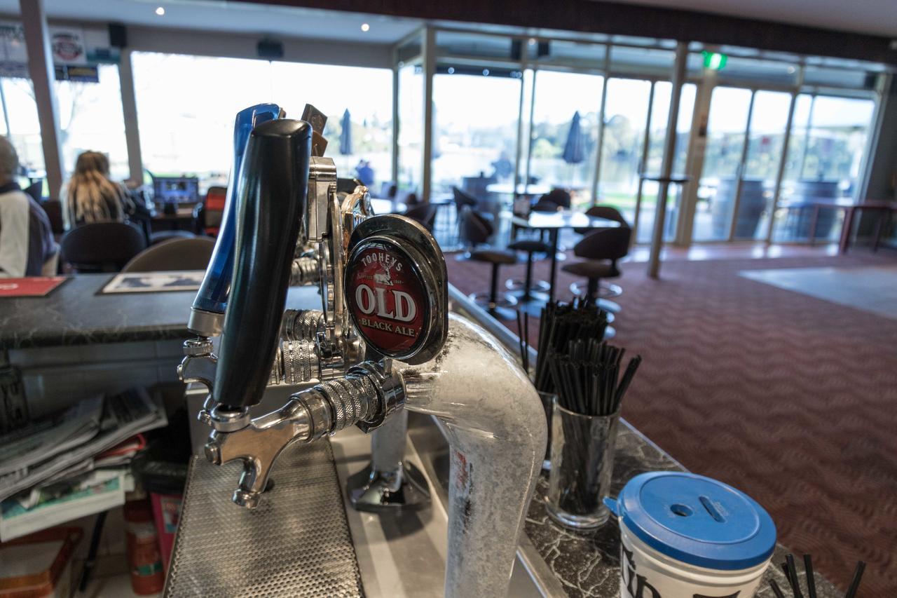 Moruya Waterfront Hotel Motel Εξωτερικό φωτογραφία